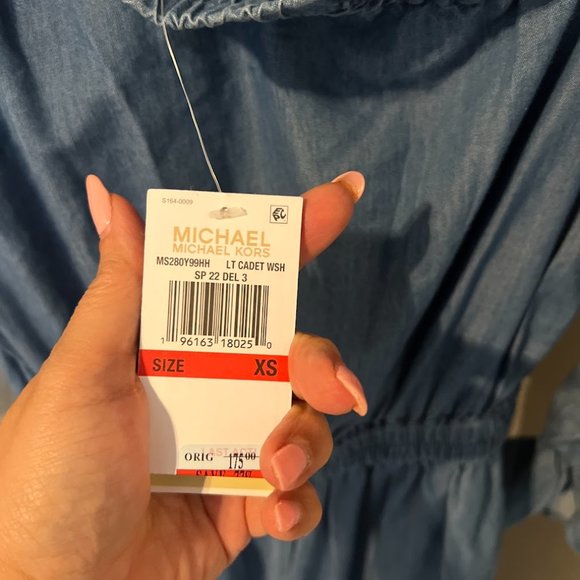 COLD SHOULDER CUTOUTS TURN UP FROM MICHAEL KORS - Picture 2 of 9